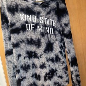 Ladies tie dye long sleeve hooded shirt